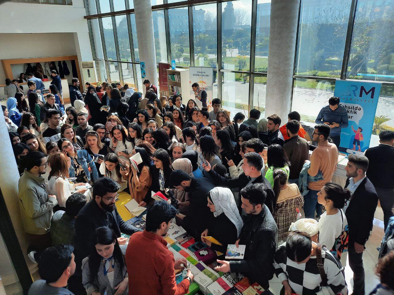 I LƏNKƏRAN KİTAB SƏRGİSİ KEÇİRİLİB